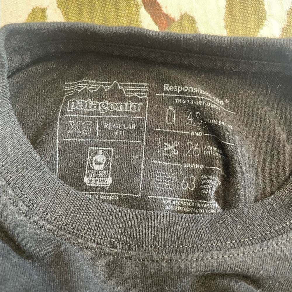 Patagonia Cotton Blend Black Logo Long Sleeve T Shirt Extra Small - Picture 4 of 5